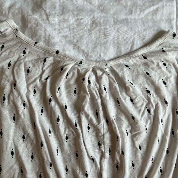 Lane Bryant Women's White And Black Patterned Swing Tee Plus Size, 18/20 - Picture 4 of 9